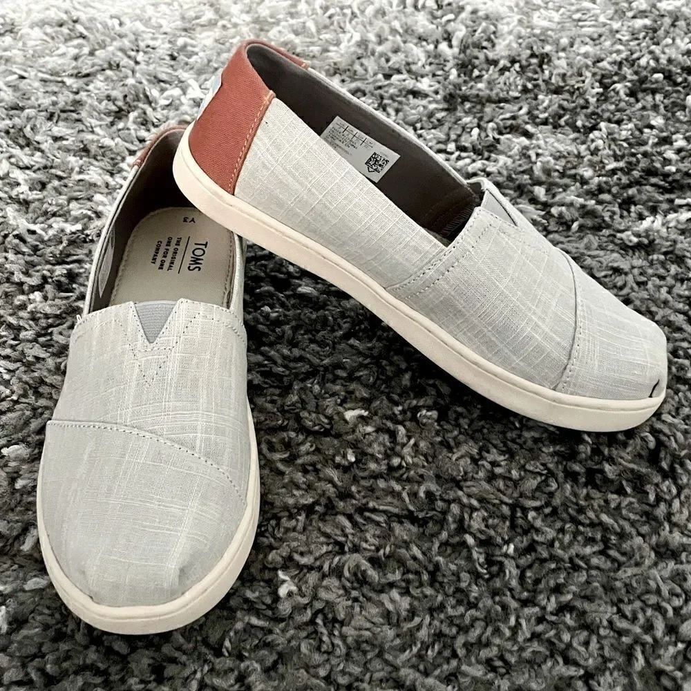 NWT TOMS Kids Alpargata Shoes